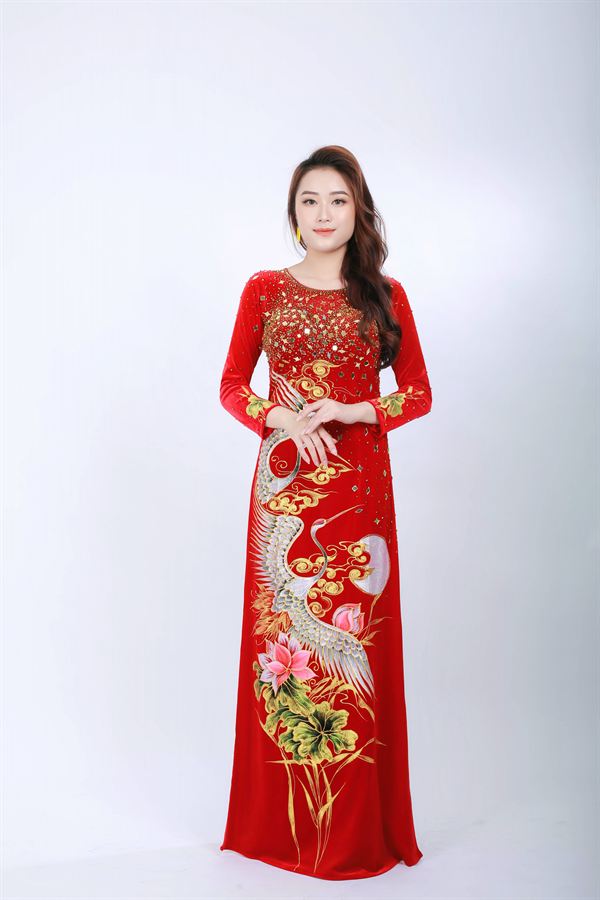 Áo dài nhung đỏ đính kết thủ công — Thúy Tô Studio