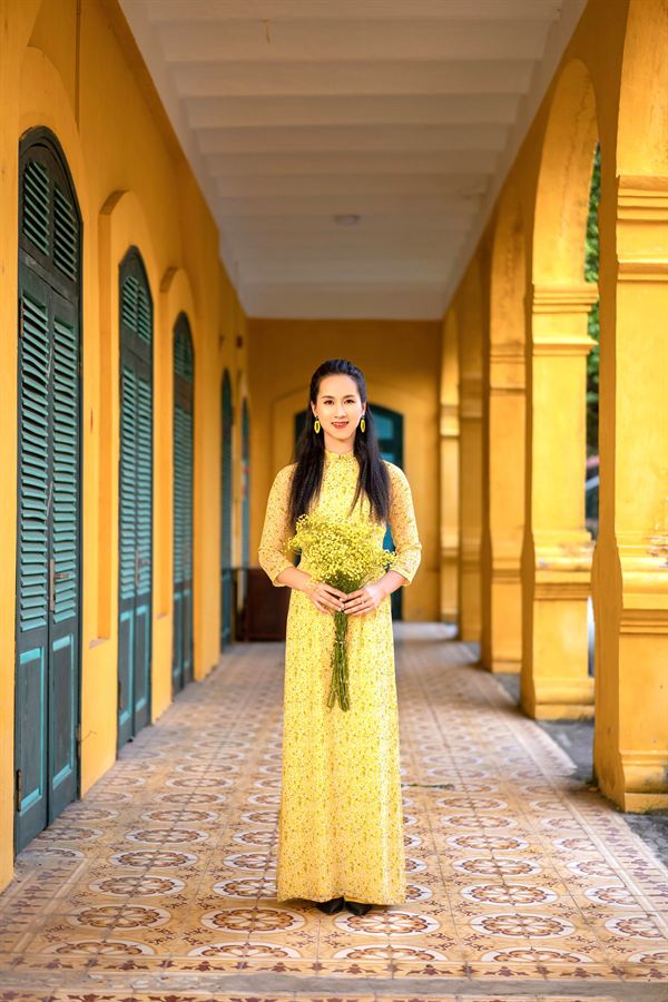 Hành lang vàng cửa xanh trong Hoàng thành Thăng Long — Thúy Tô Studio