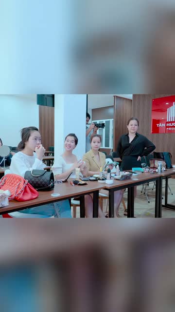 Một buổi lớp makeup cá nhân tại studio