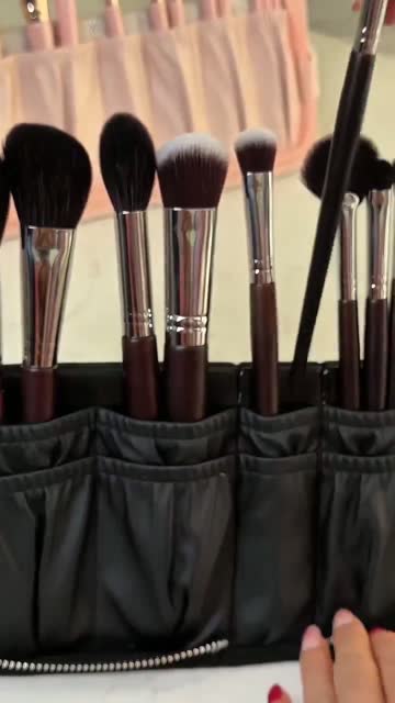 Bộ cọ dùng trong khoá makeup cá nhân