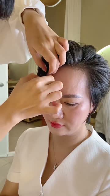 Chị Hoà — makeup và làm tóc ngắn